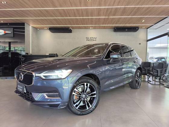 VOLVO XC60 2.0 T8 HYBRID MOMENTUM AWD GEARTRONIC